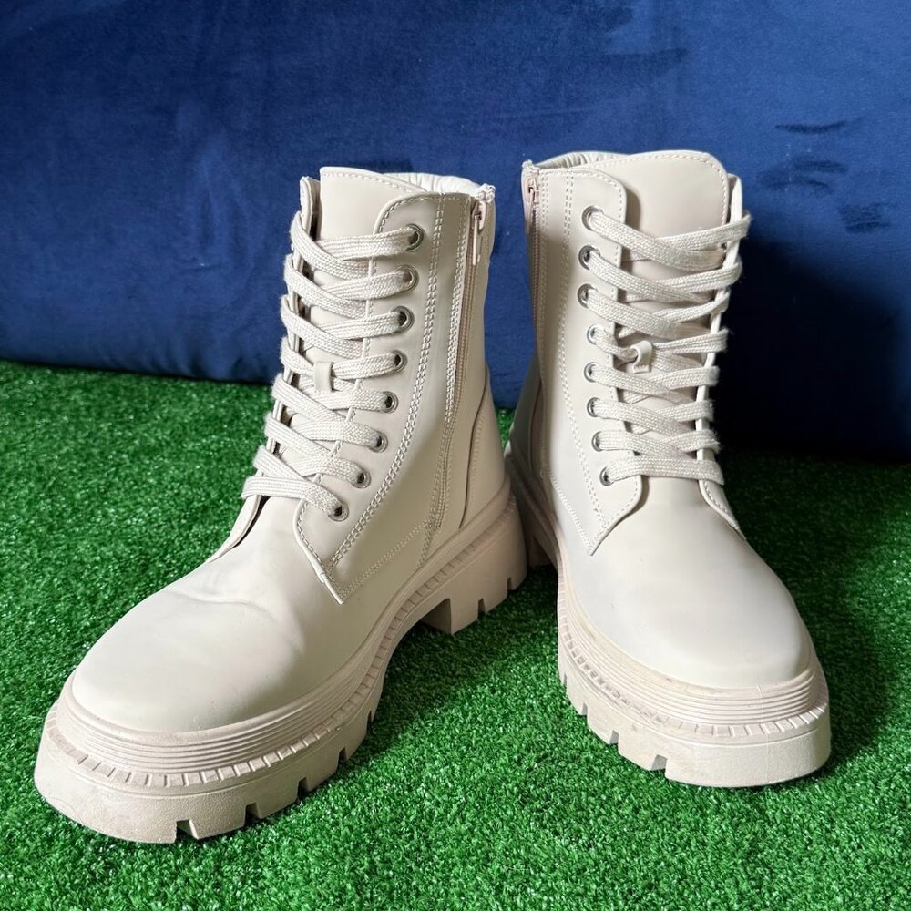 Justfab Women’s Tevos Lace-Up Chunky Heel Beige Sandstorm Combat Boots Size 10